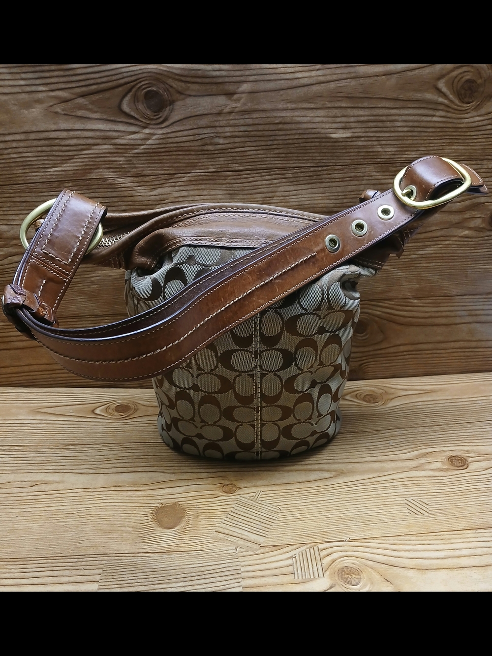 Vintage Coach Legacy Signature Canvas Shoulder Bag in Brown and Tan - Picture 7 of 12